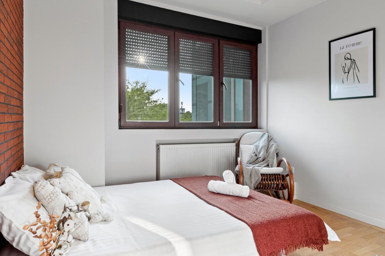 City Heart Retreat Elegant Apartment Bucharest Exterior photo