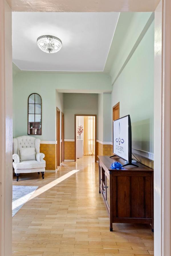 City Heart Retreat Elegant Apartment Bucharest Exterior photo