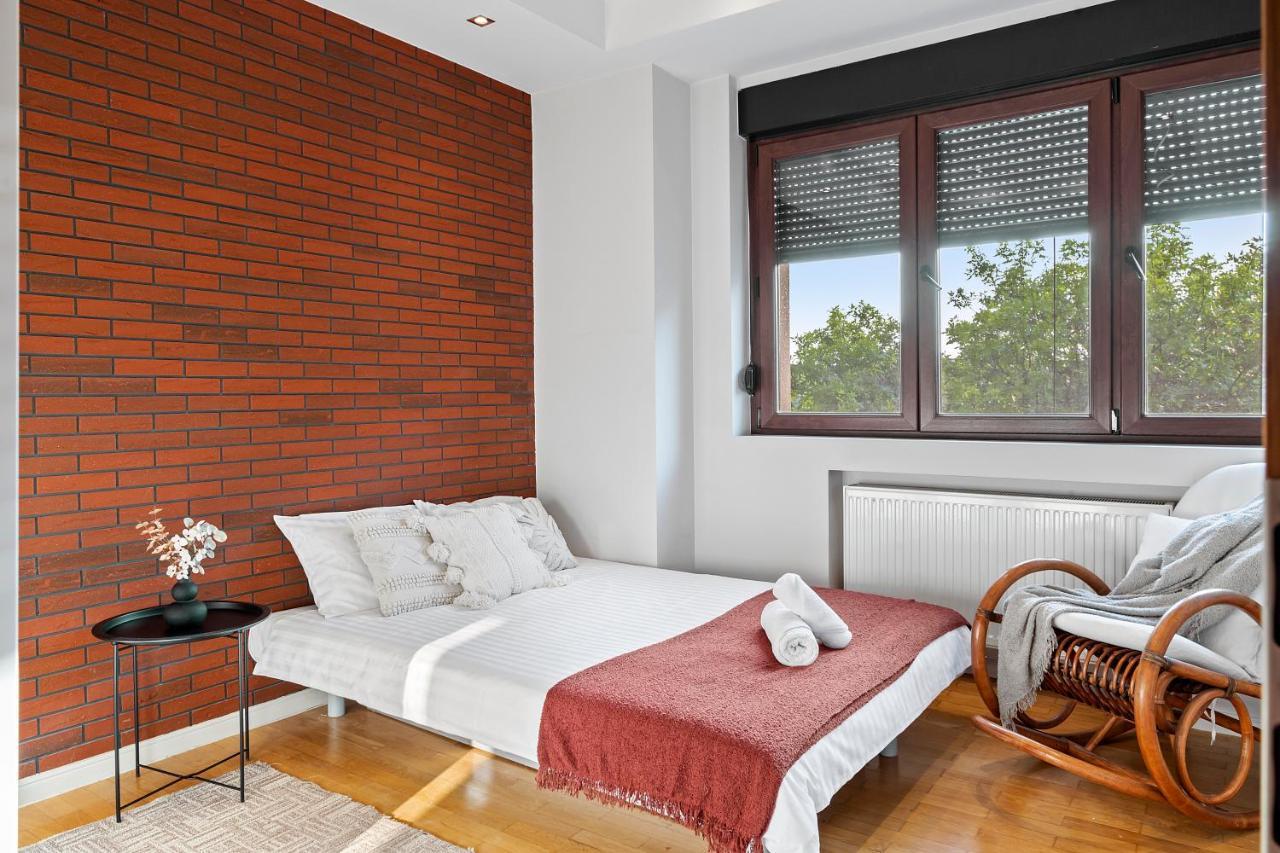 City Heart Retreat Elegant Apartment Bucharest Exterior photo